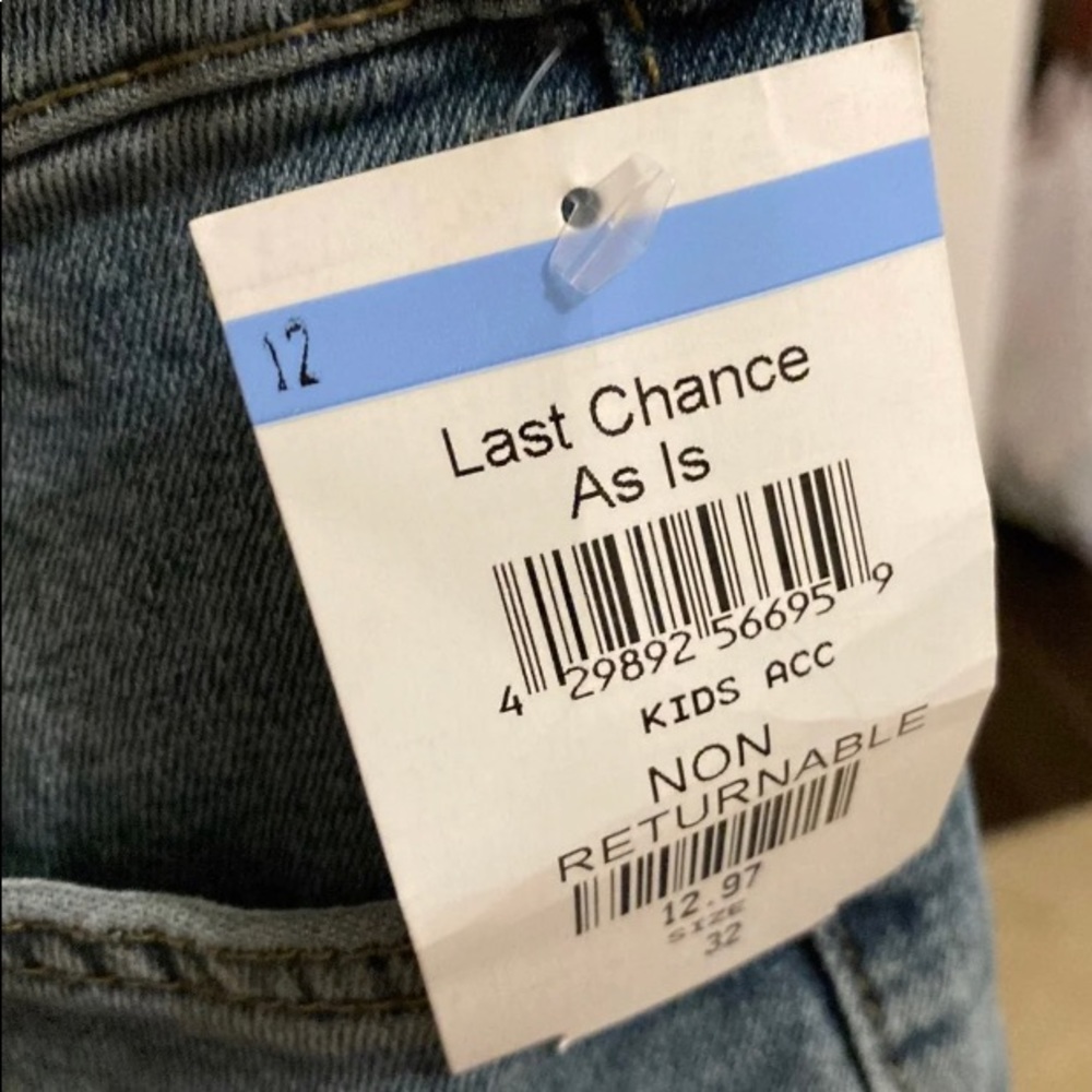 Jeans with rips